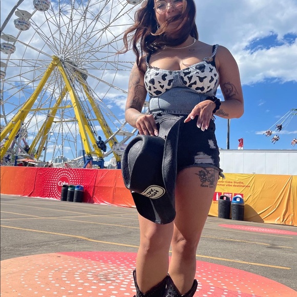 CUSTOM COW PRINT OUTFIT SIZE 8 (M) Hand painted - Picture 4 of 4